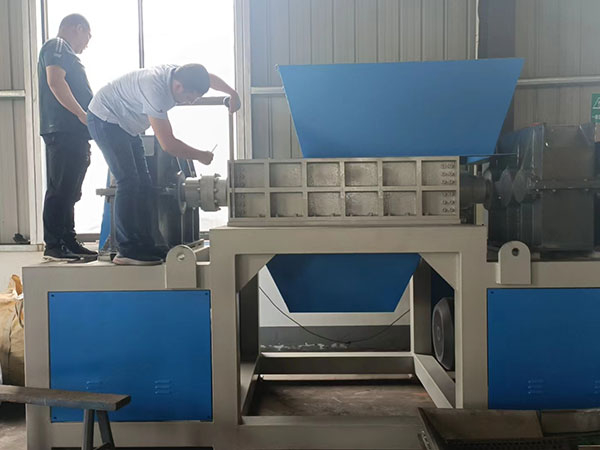 twin shaft shredder in Arab 3